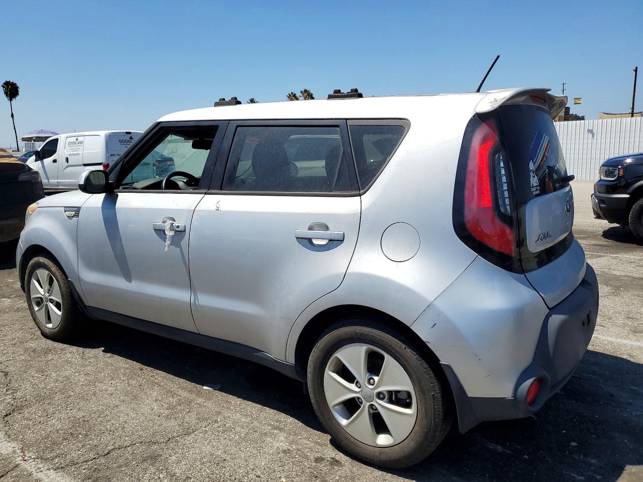 2014 Kia Soul Base Silver vin: KNDJN2A26E7706132