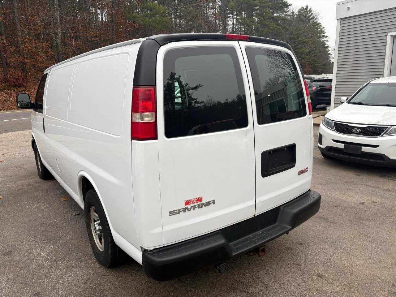 2008 Gmc Savana G1500 White vin: 1GTFG15X481130130