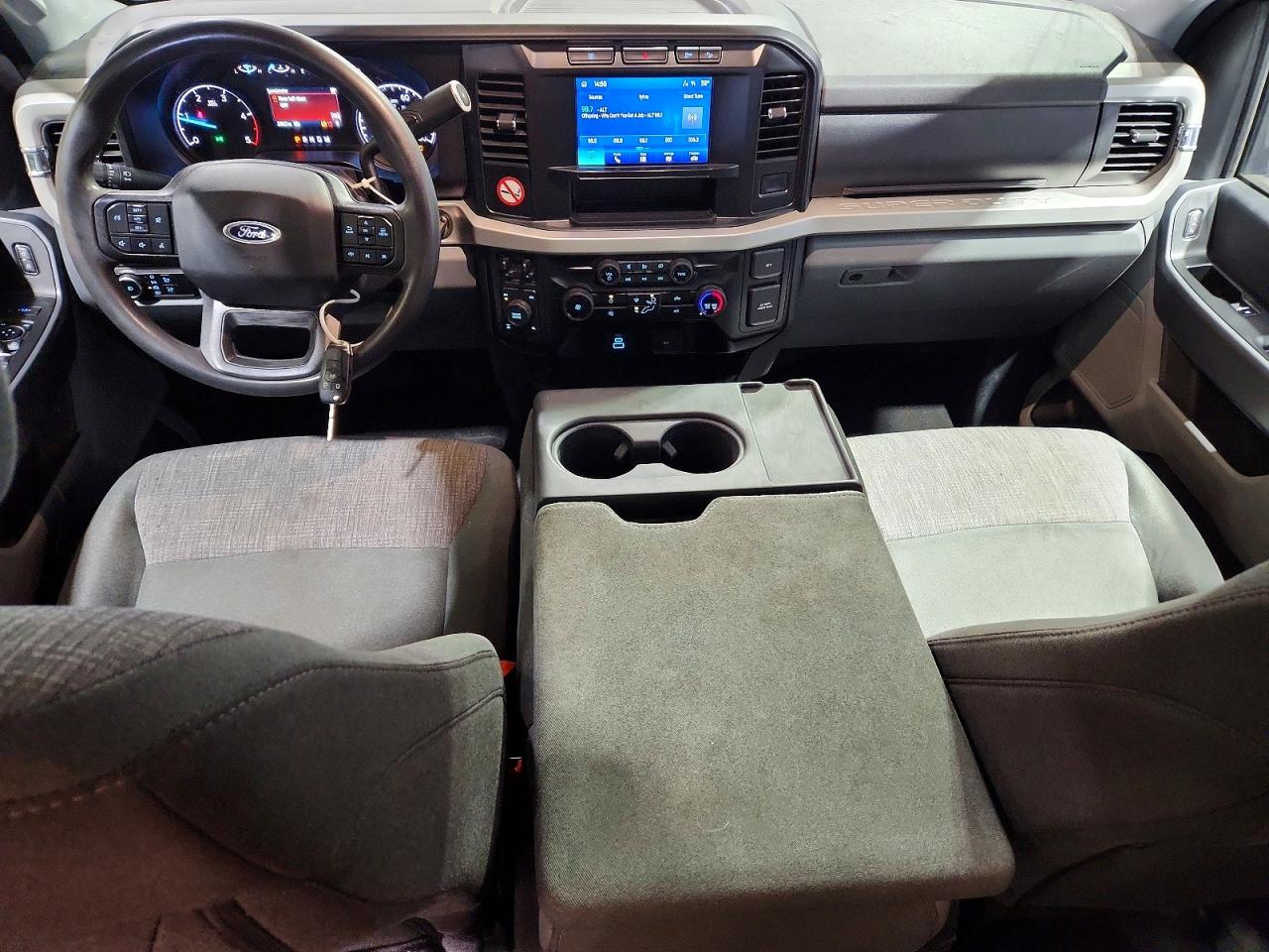 2024 Ford F250 Super Duty White vin: 1FT8W2BT5REC22330