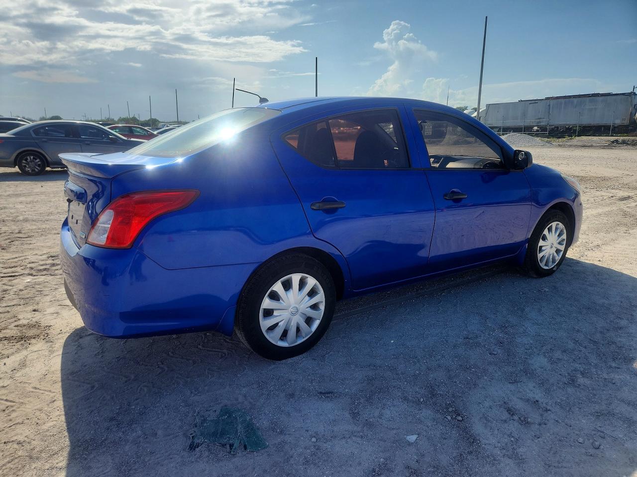 2015 Nissan Versa 1.6 S Plus Blue vin: 3N1CN7AP0FL948898