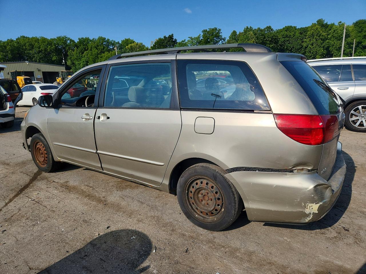 2005 Toyota Sienna Ce 7 Passenger Silver vin: 5TDZA23C25S375978