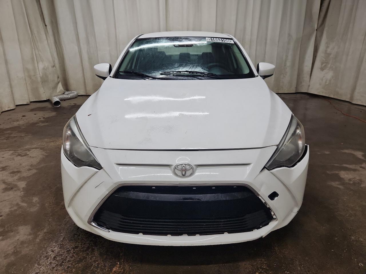 2018 Toyota Yaris Ia Base White vin: 3MYDLBYVXJY311299 Damage: Grille, Broken, Replacement Required