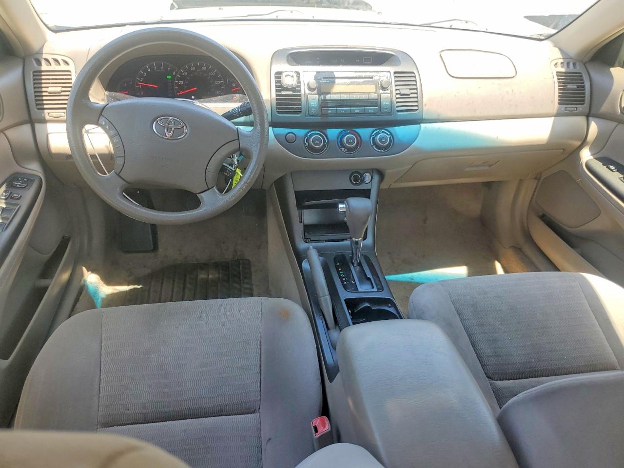 2005 Toyota Camry Le Золотой vin: 4T1BE32K05U065579