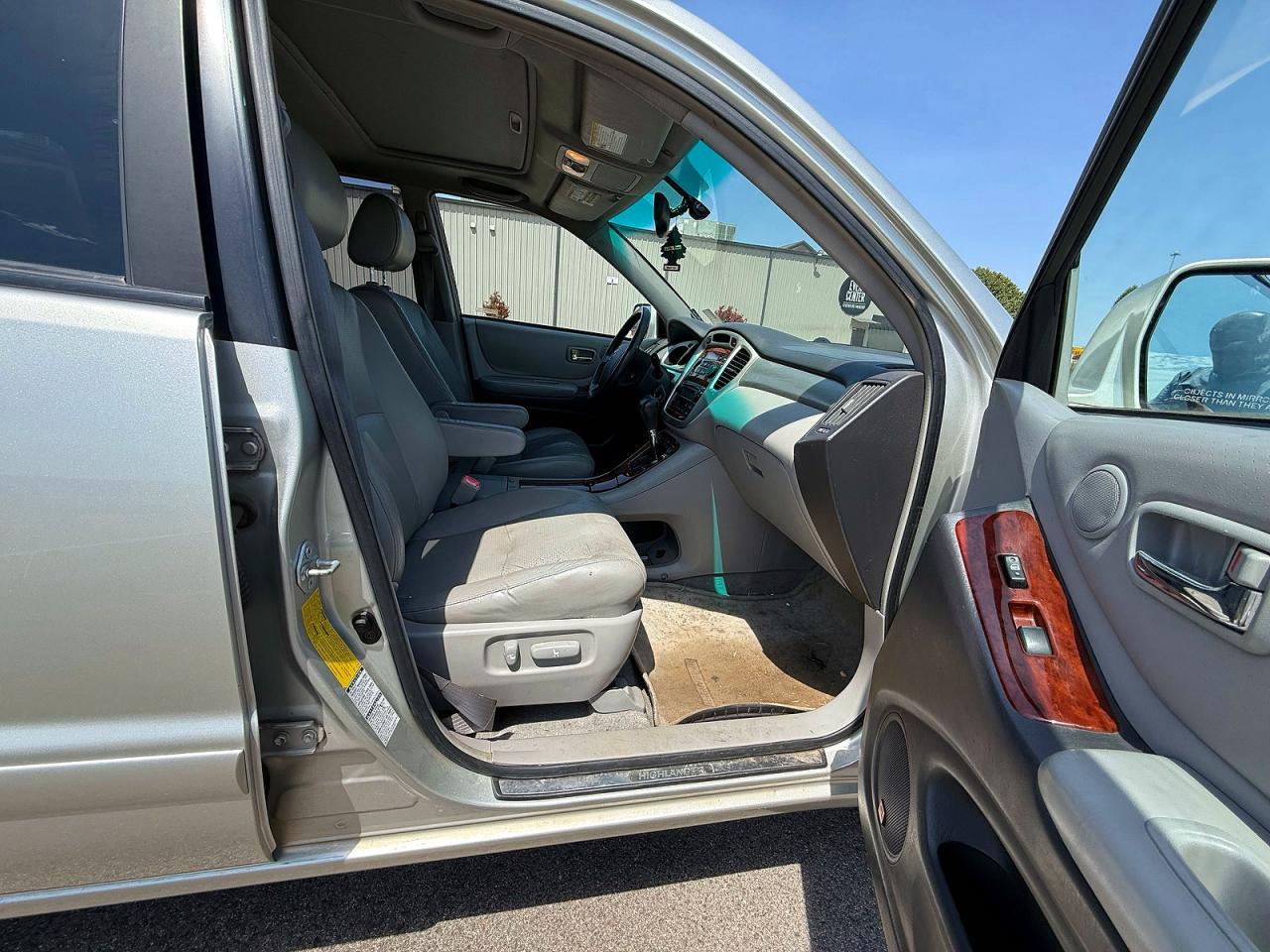 2005 Toyota Highlander Limited Silver vin: JTEEP21A150069075