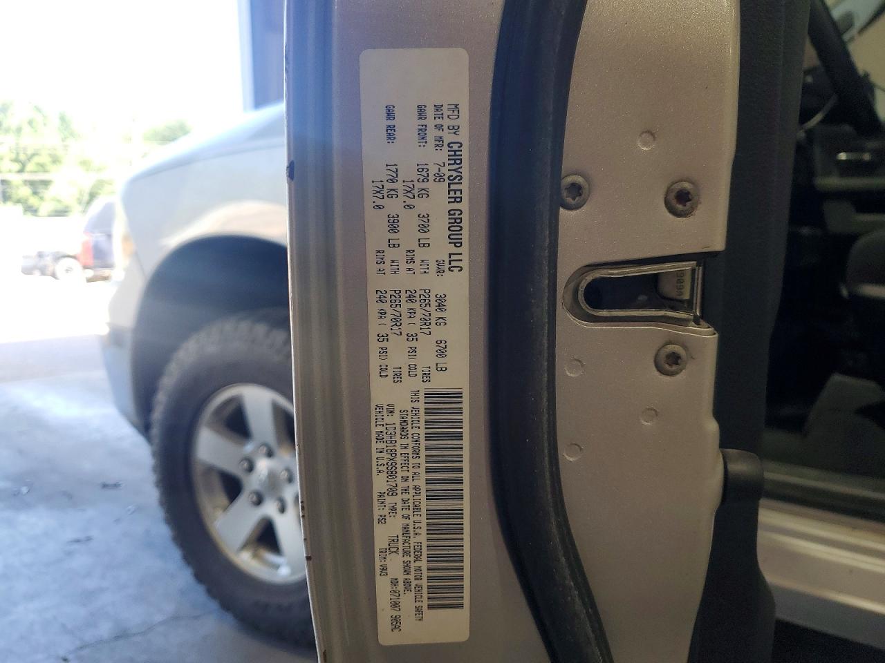 2009 Dodge Ram 1500 Серебряный vin: 1D3HB18PX9S801709