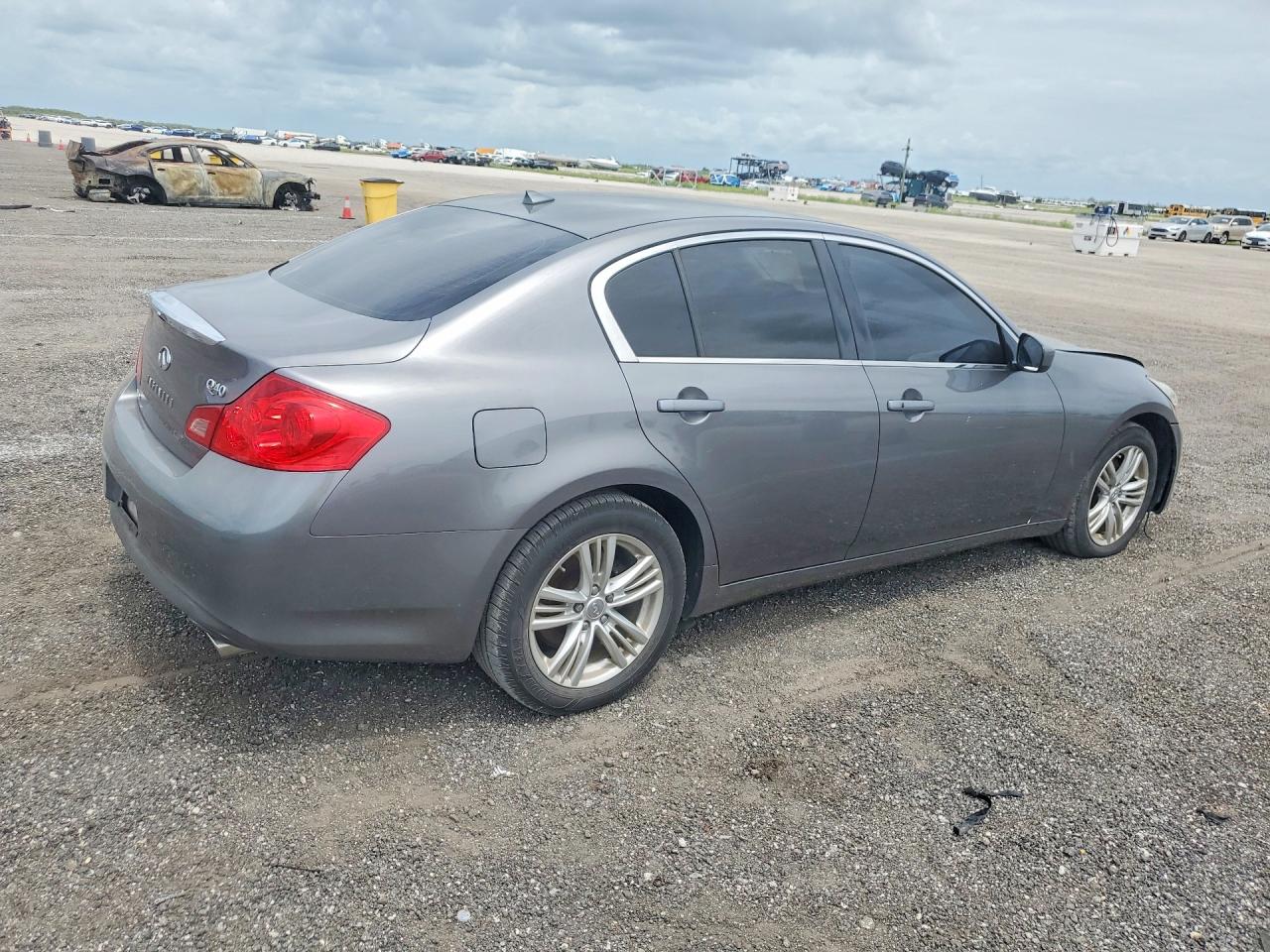 2015 Infiniti Q40 Base Gray vin: JN1CV6AR4FM520656