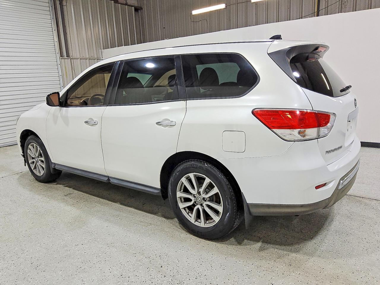 2014 Nissan Pathfinder S White vin: 5N1AR2MN9EC646831