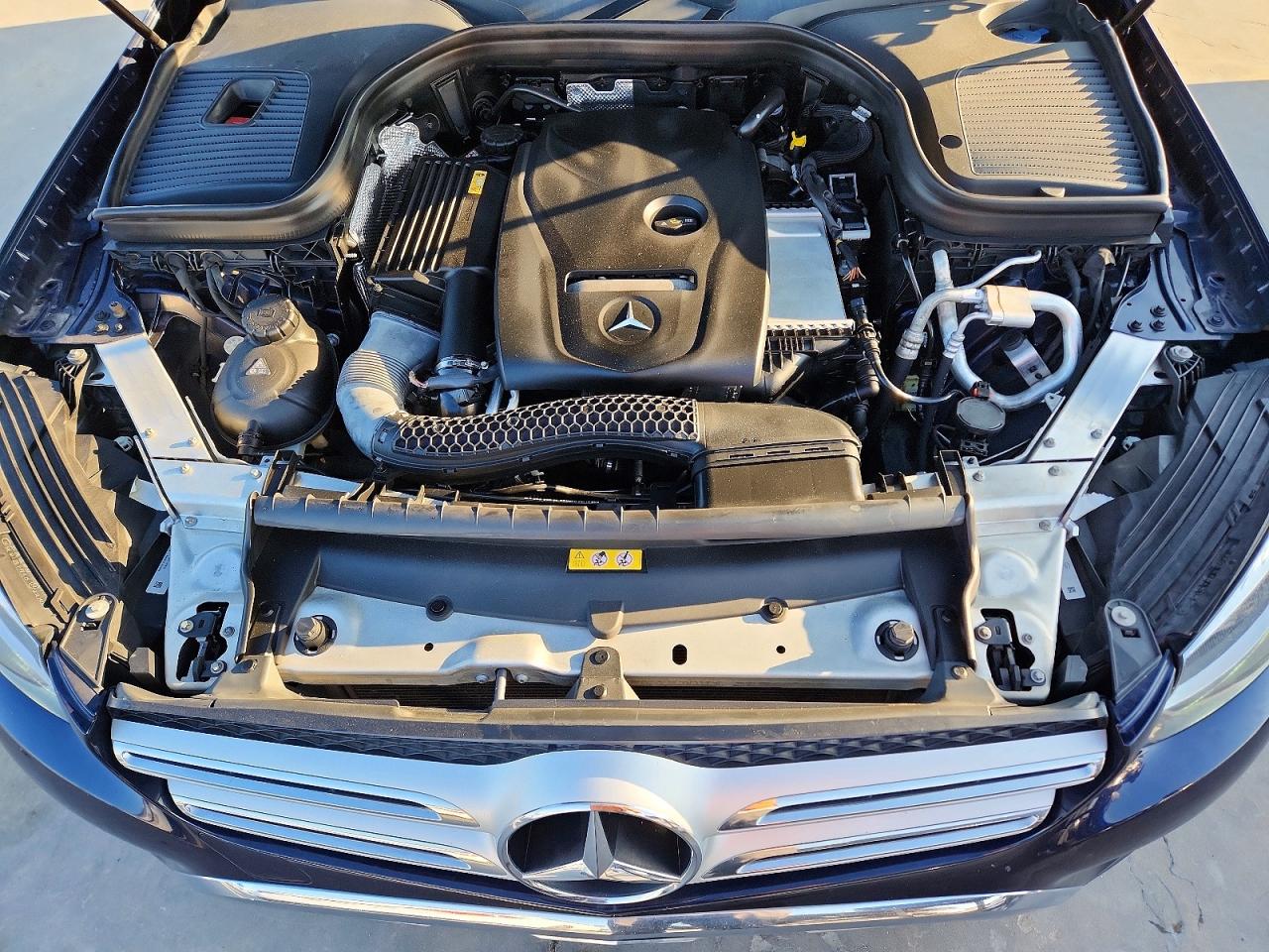 2017 Mercedes-benz Glc 300 4matic Blue vin: WDC0G4KB8HF142259
