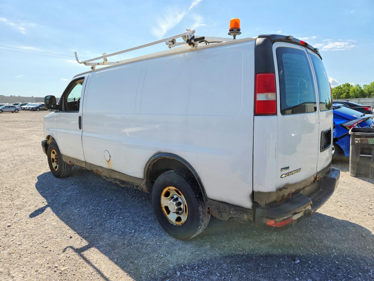 2010 Chevrolet Express G2500 White vin: 1GCZGFBA0A1175310