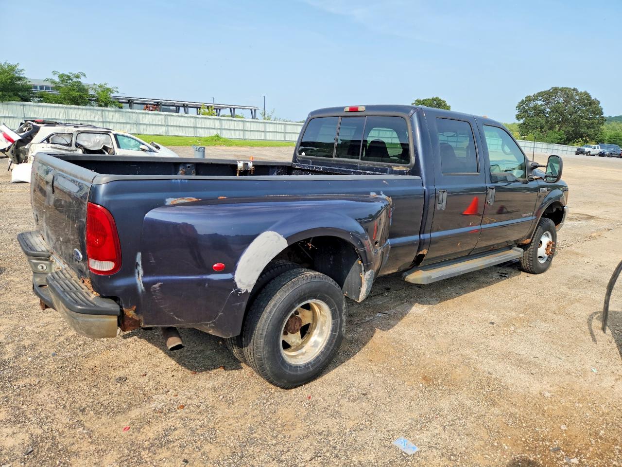 2000 Ford F350 Super Duty Blue vin: 1FTWW33F2YEB93955
