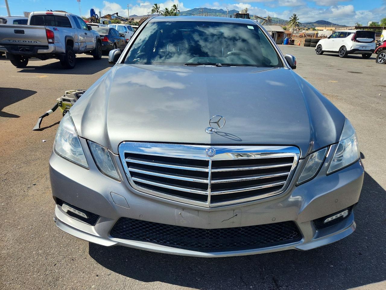 2011 Mercedes-benz E 350 Silver vin: WDDHF5GB2BA263972