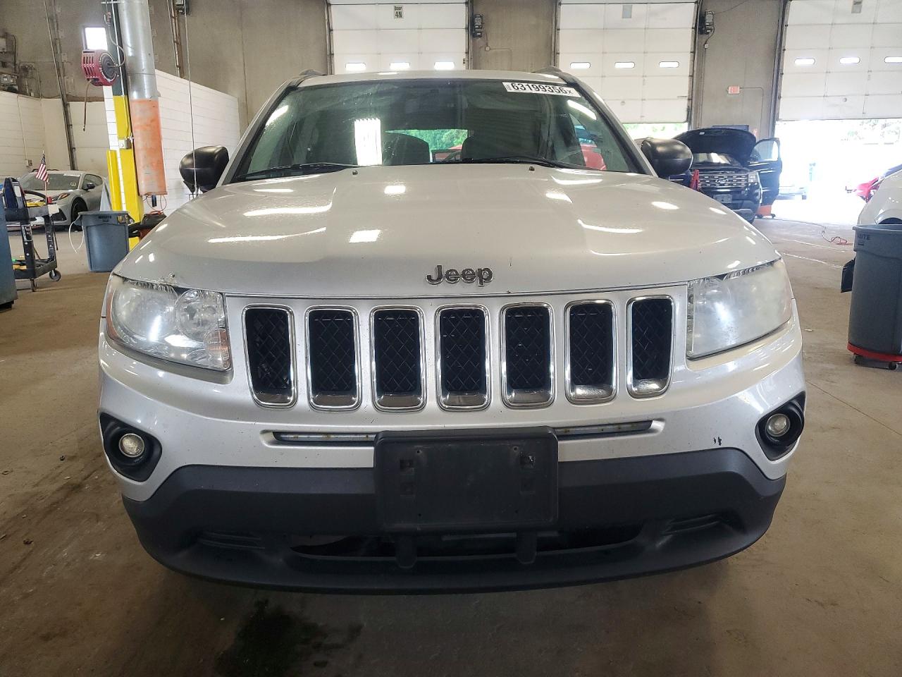 2012 Jeep Compass Latitude Silver vin: 1C4NJDEB2CD572558