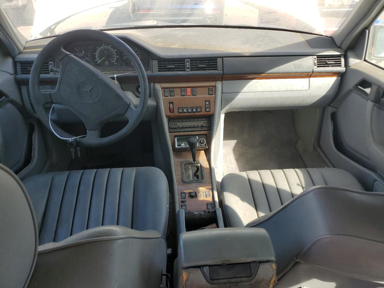 1993 Mercedes-benz 300 E 2.8 Белый vin: WDBEA28E7PB997140