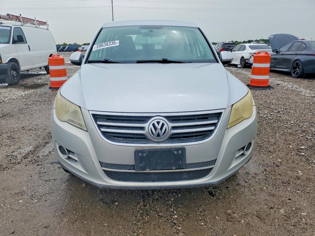 2009 Volkswagen Tiguan S Silver vin: WVGAV75N99W512817