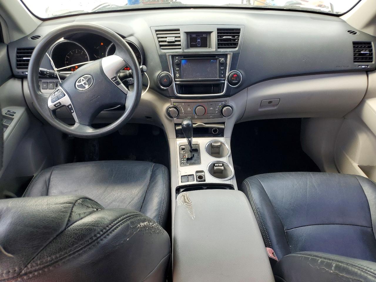 2013 Toyota Highlander Plus Silver vin: 5TDZK3EH2DS097030