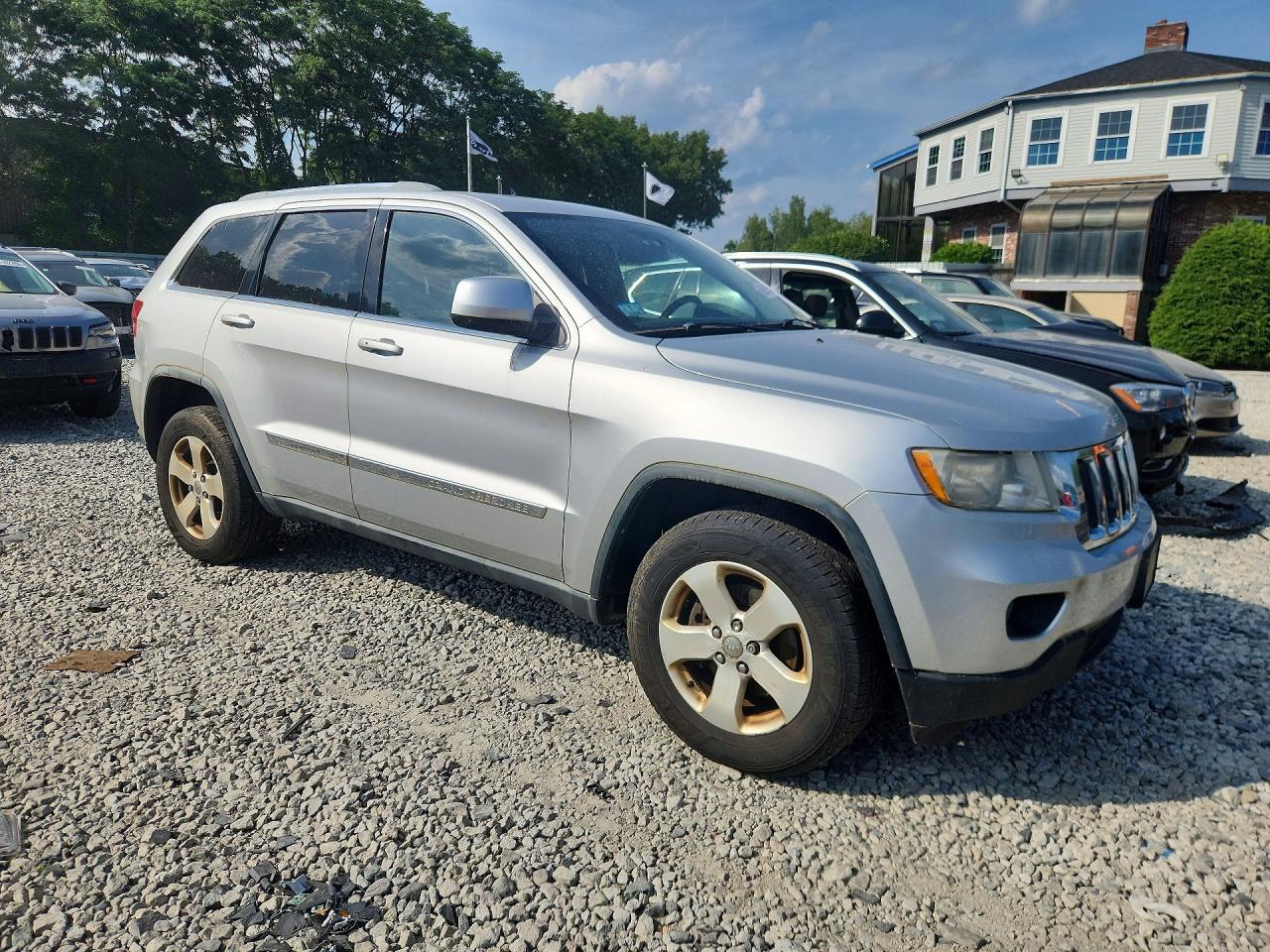 2012 Jeep Grand Cherokee Laredo Silver vin: 1C4RJFAGXCC123908