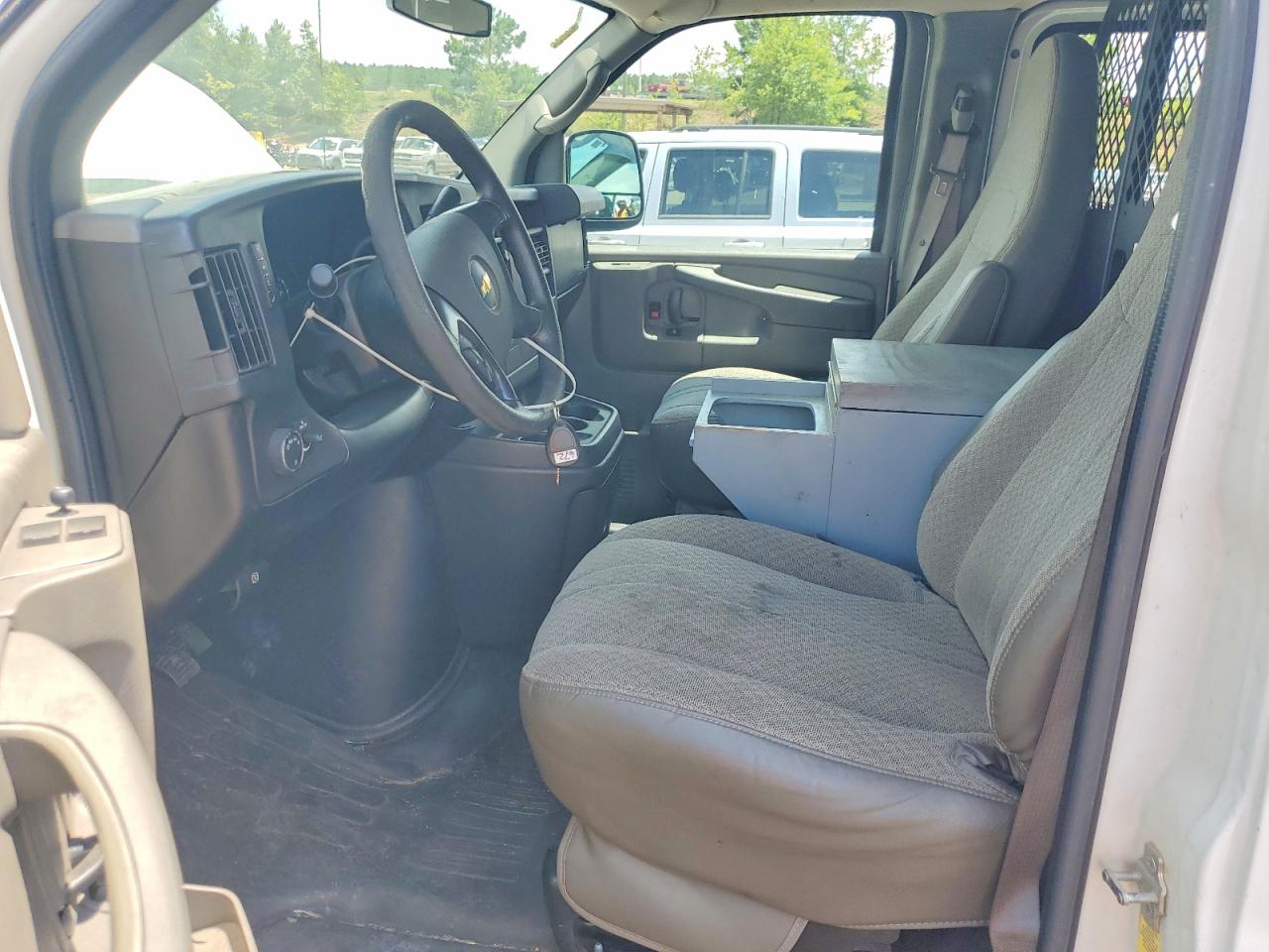 2013 Chevrolet Express G1500 Белый vin: 1GCSGAF46D1111382