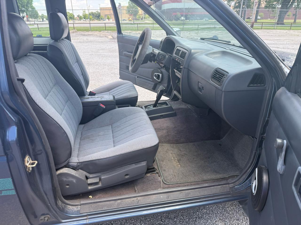 1994 Nissan Truck Xe Blue vin: 1N6SD16S6RC376349