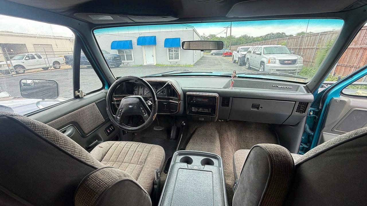 1990 Ford Bronco U100 Blue vin: 1FMEU15H7LLB17409