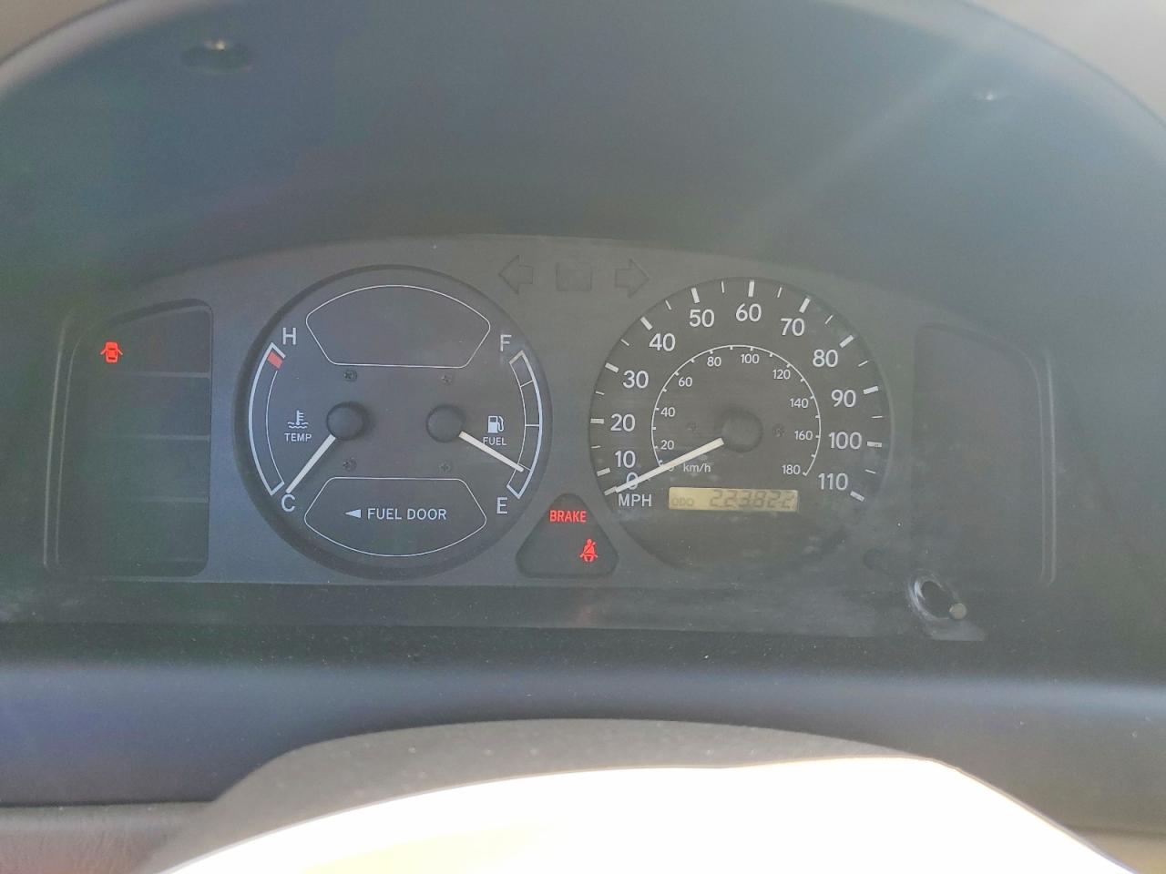 1999 Toyota Corolla Ve Cream vin: 1NXBR12E1XZ221974