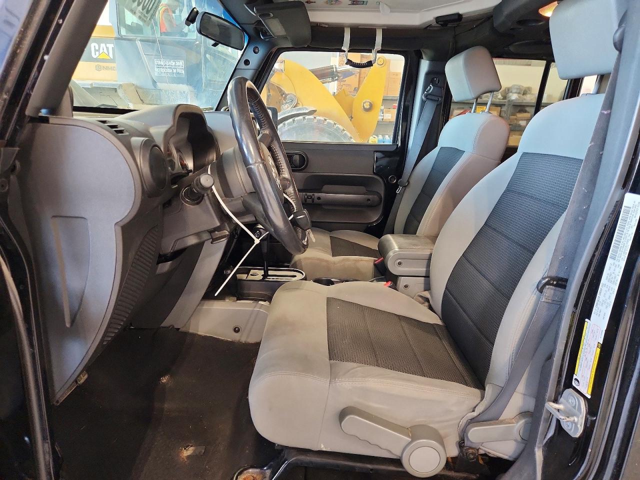 2010 Jeep Wrangler Unlimited Sport Черный vin: 1J4BA3H11AL145806