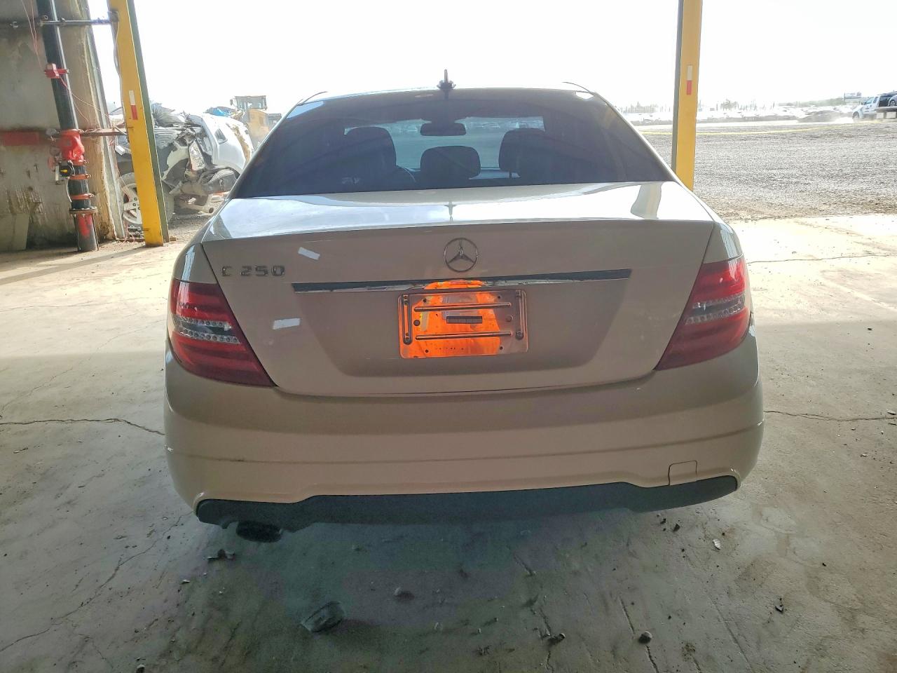 2012 Mercedes-benz C 250 Cream vin: WDDGF4HB4CR203540