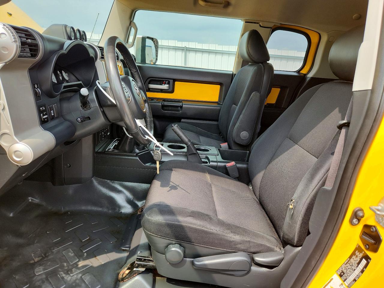 2007 Toyota Fj Cruiser Base Yellow vin: JTEBU11F270034792