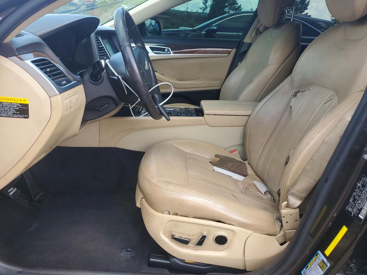 2015 Hyundai Genesis 3.8l Коричневый vin: KMHGN4JE5FU089188
