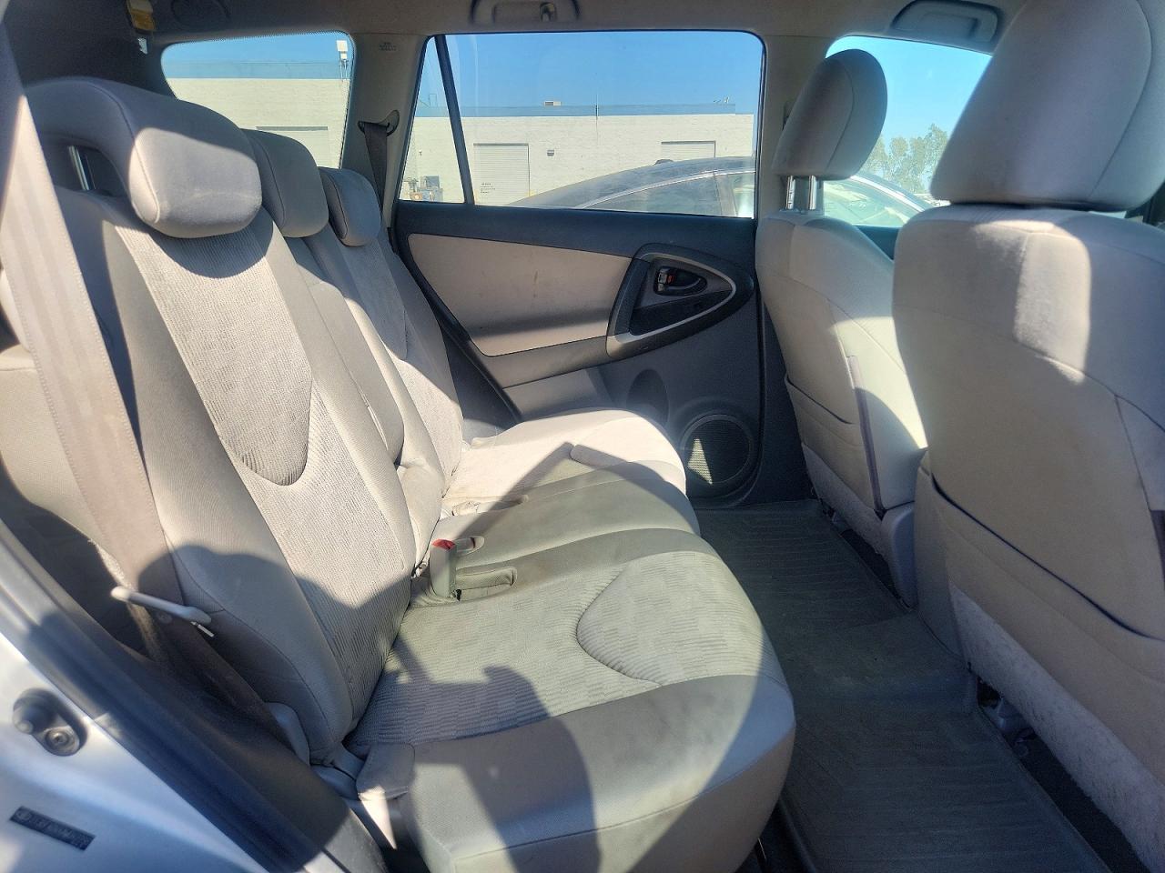 2010 Toyota Rav4 Base Серебряный vin: 2T3BF4DV4AW042298