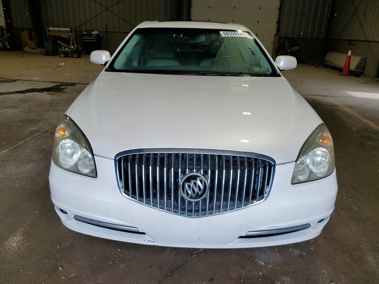 2010 Buick Lucerne Cxl White vin: 1G4HF5E18AU111644