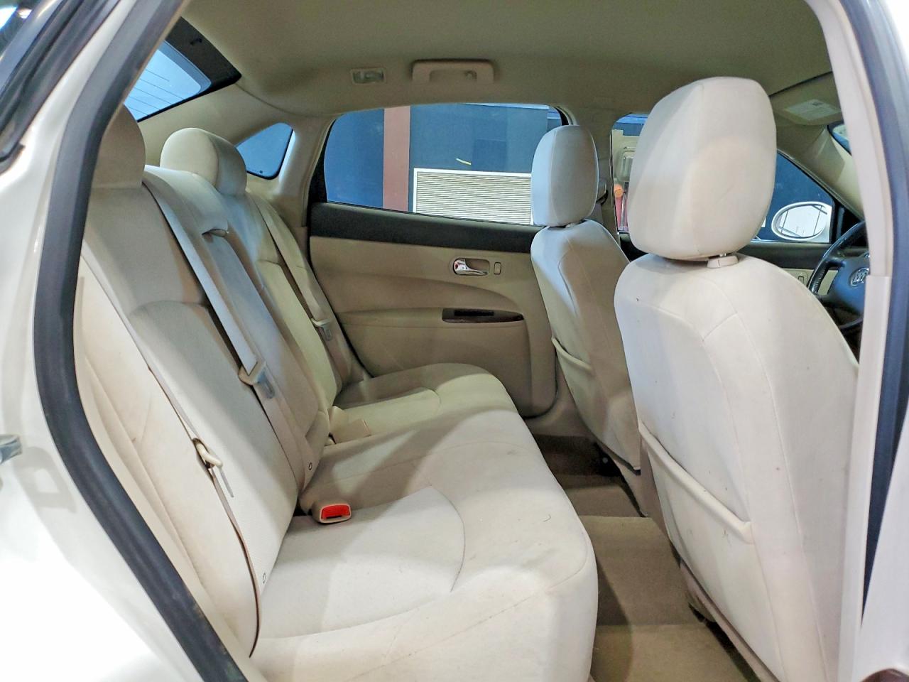 2008 Buick Lacrosse Cx White vin: 2G4WC582481136115