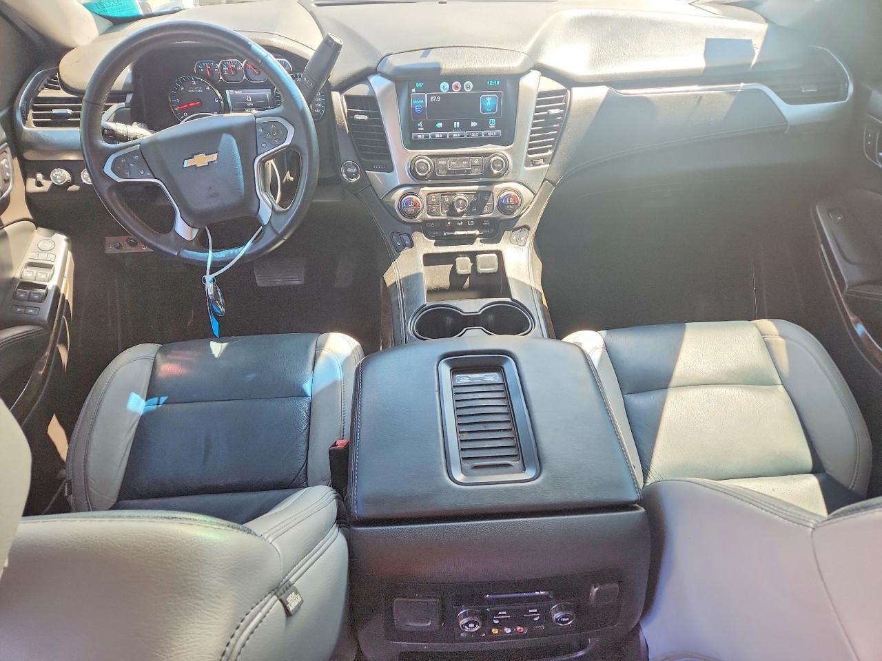2015 Chevrolet Tahoe K1500 Lt Серебряный vin: 1GNSKBKC2FR727187