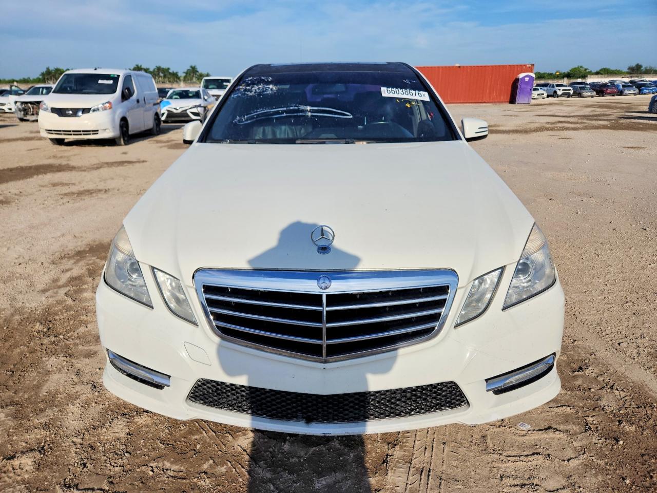 2012 Mercedes-benz E 350 Белый vin: WDDHF5KBXCA639679