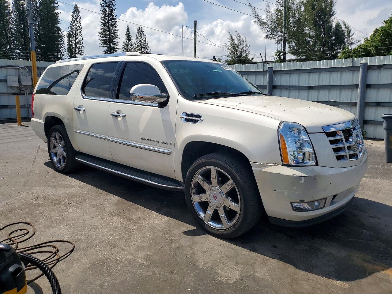 2008 Cadillac Escalade Esv White vin: 1GYFK66878R271742