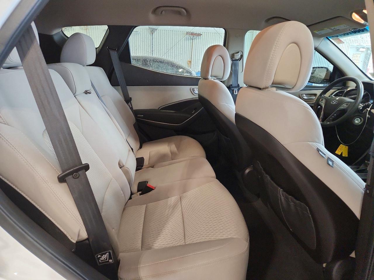 2018 Hyundai Santa Fe Sport 2.4l Белый vin: 5NMZTDLB7JH062872