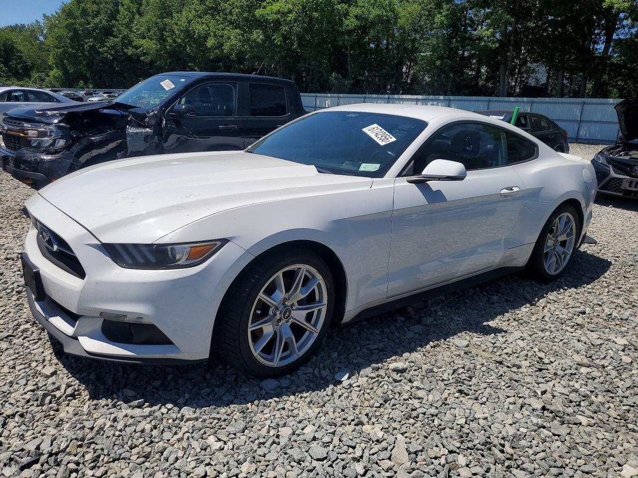 2015 Ford Mustang White vin: 1FA6P8TH1F5310679