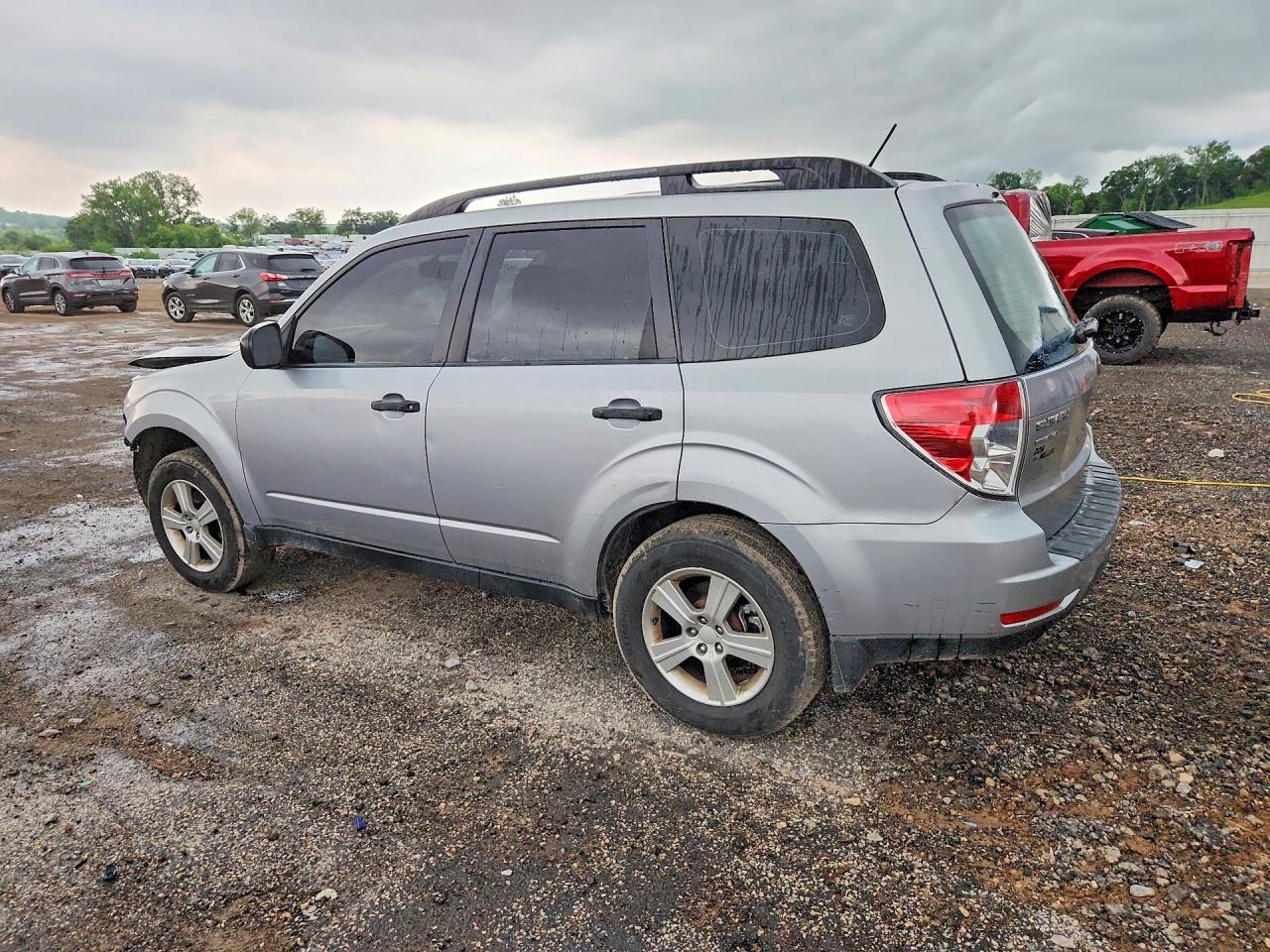 2013 Subaru Forester 2.5x Серебряный vin: JF2SHABC1DH410913