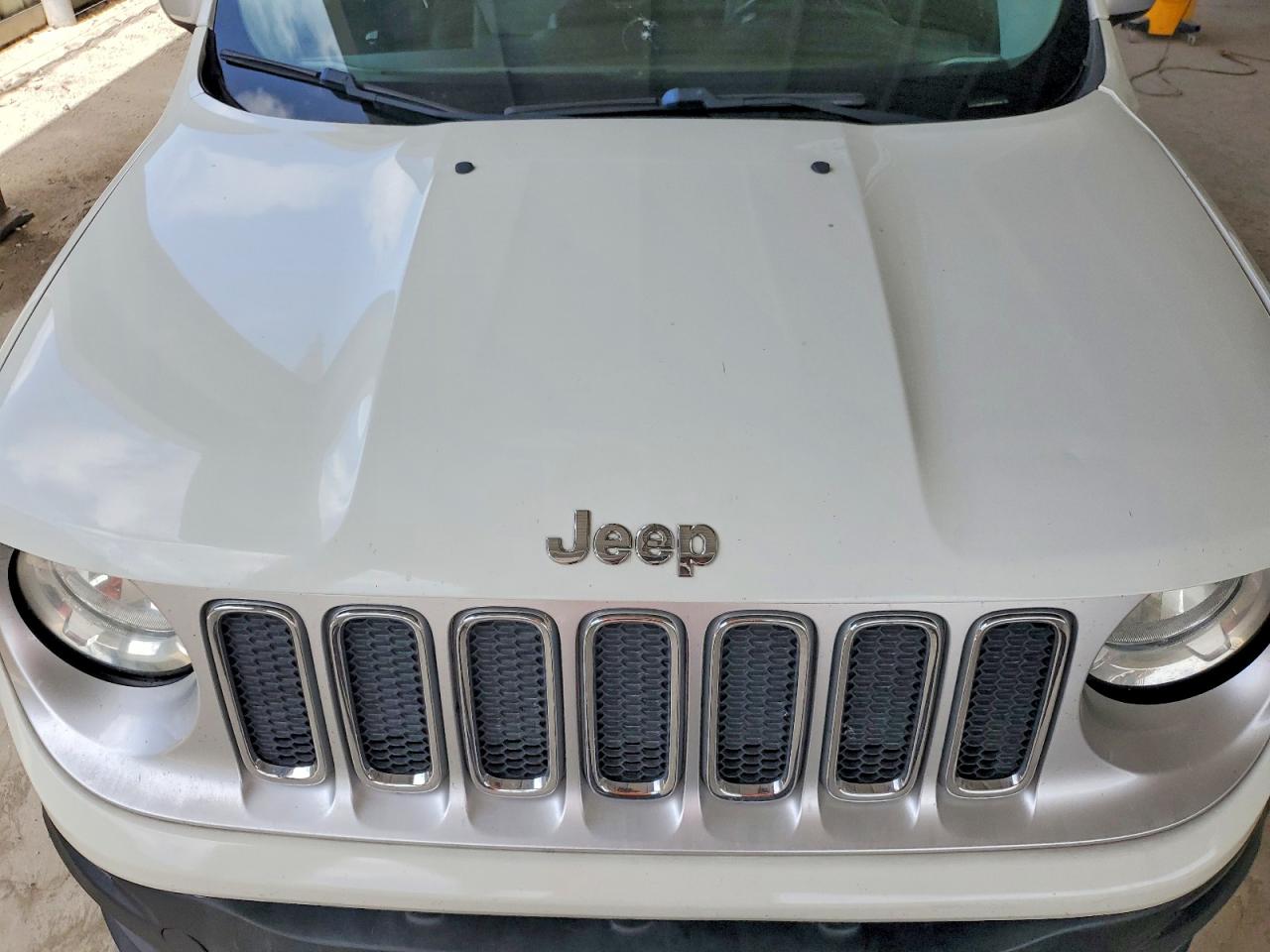 2015 Jeep Renegade Limited White vin: ZACCJADT1FPB31574