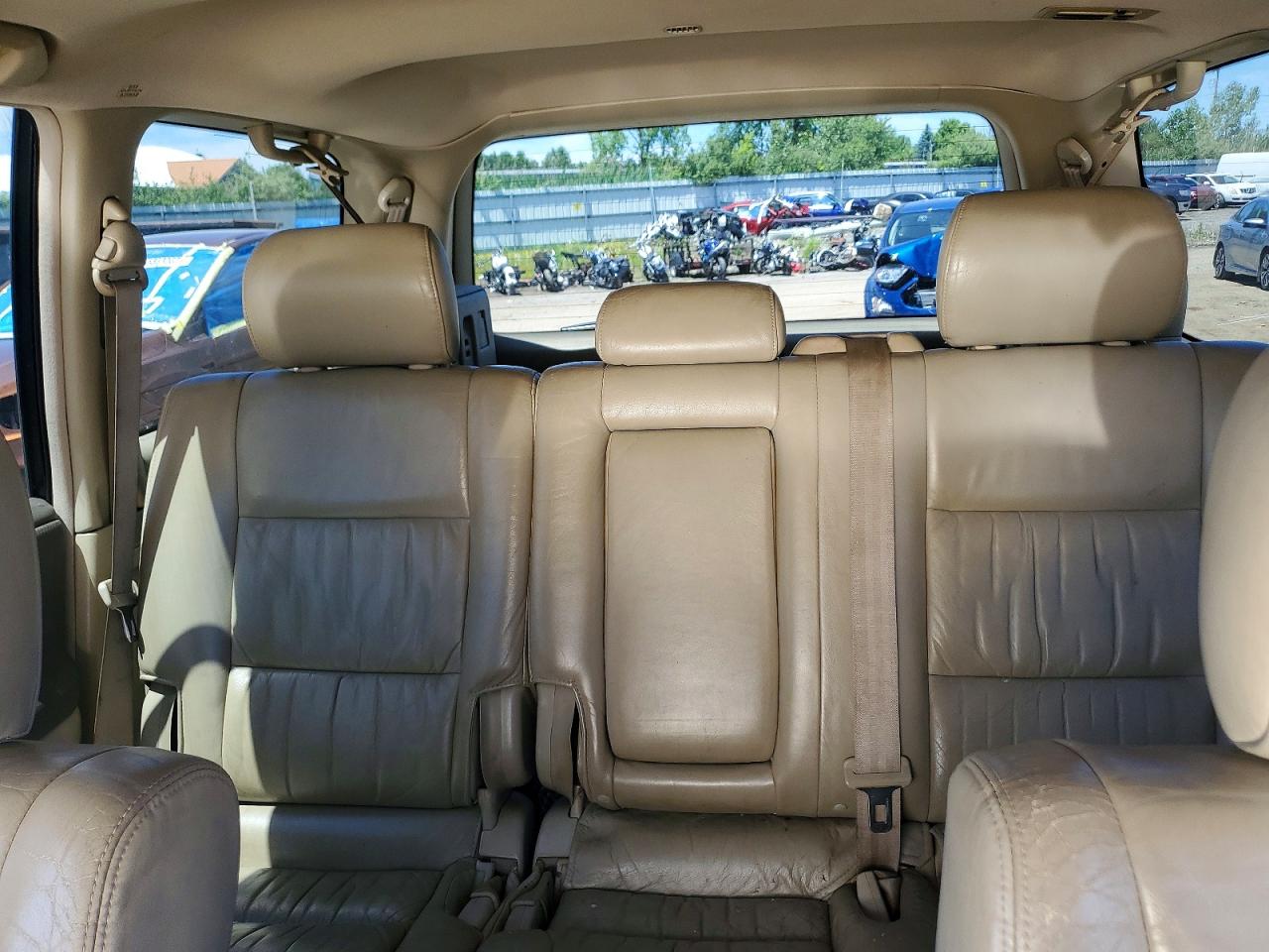 2005 Toyota Land Cruiser Base Gold vin: JTEHT05J152070853