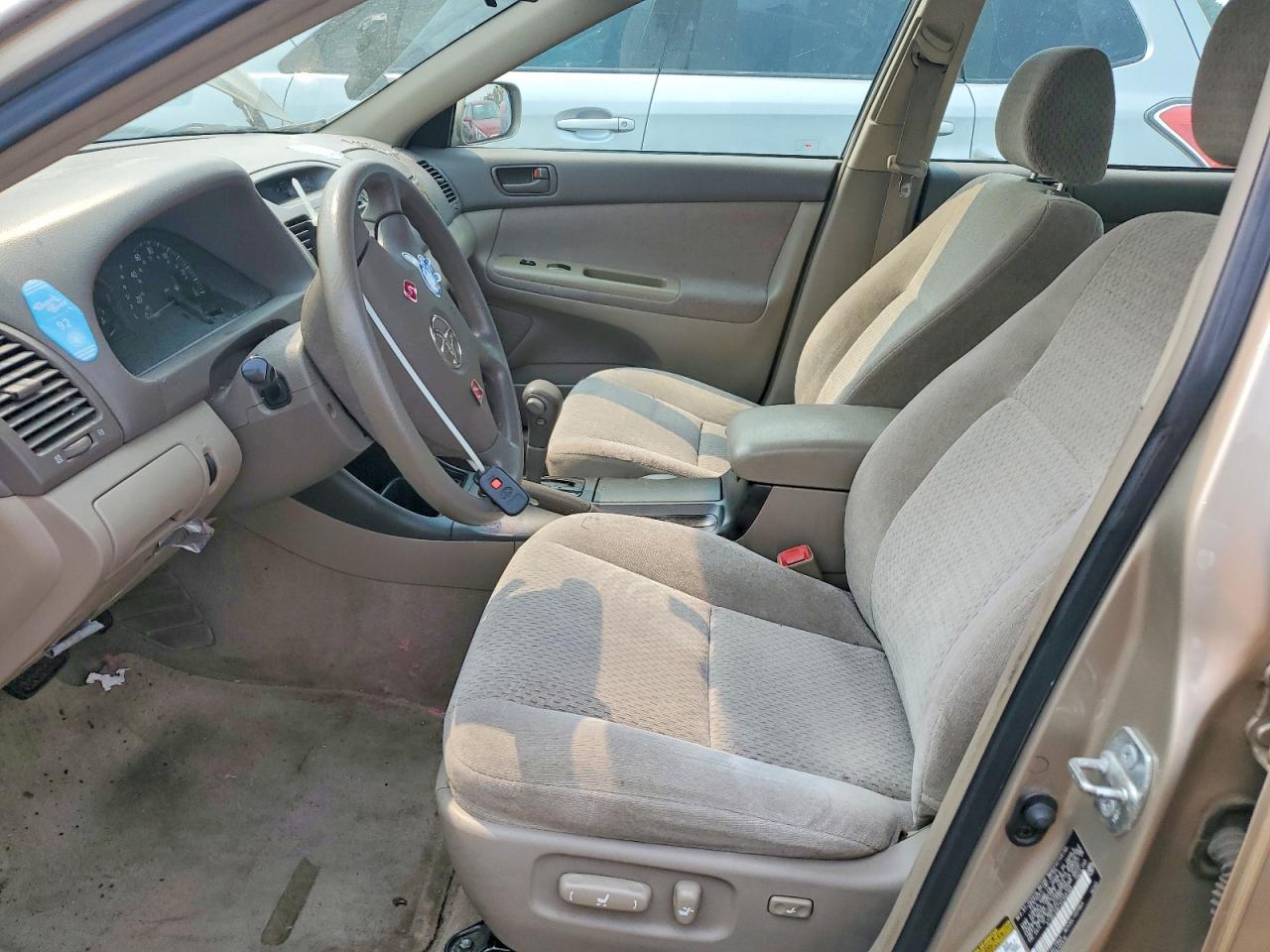 2004 Toyota Camry Le Gold vin: 4T1BE32K74U359169