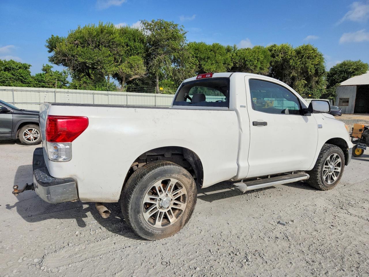 2010 Toyota Tundra Grade White vin: 5TFJM5F12AX001035