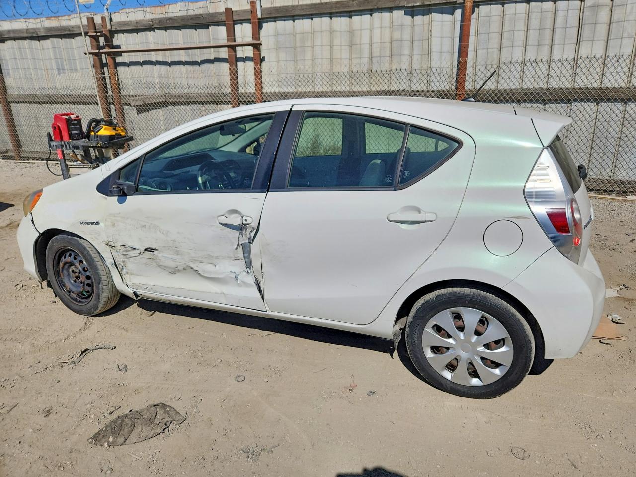 2013 Toyota Prius C One White vin: JTDKDTB34D1557256