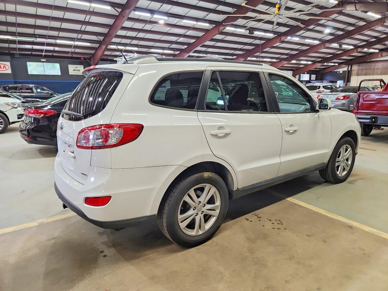 2012 Hyundai Santa Fe Se White vin: 5XYZHDAG8CG156451