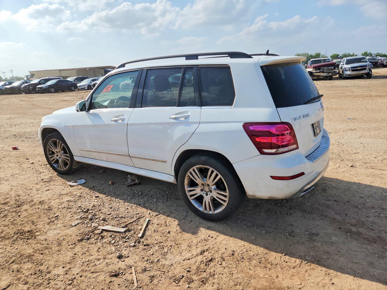 2014 Mercedes-benz Glk 350 White vin: WDCGG5HB0EG333322