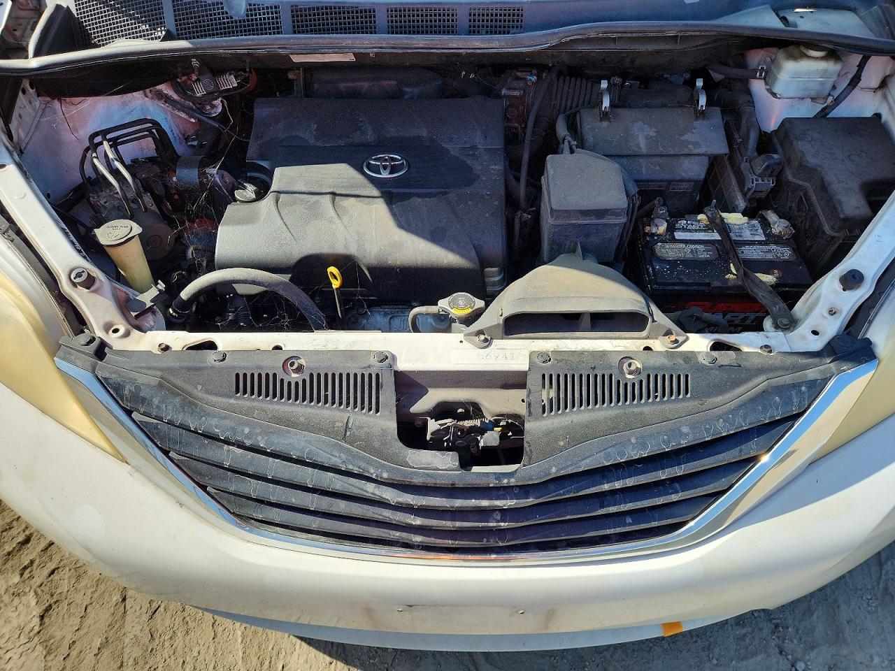 2011 Toyota Sienna Le White vin: 5TDKK3DCXBS041518