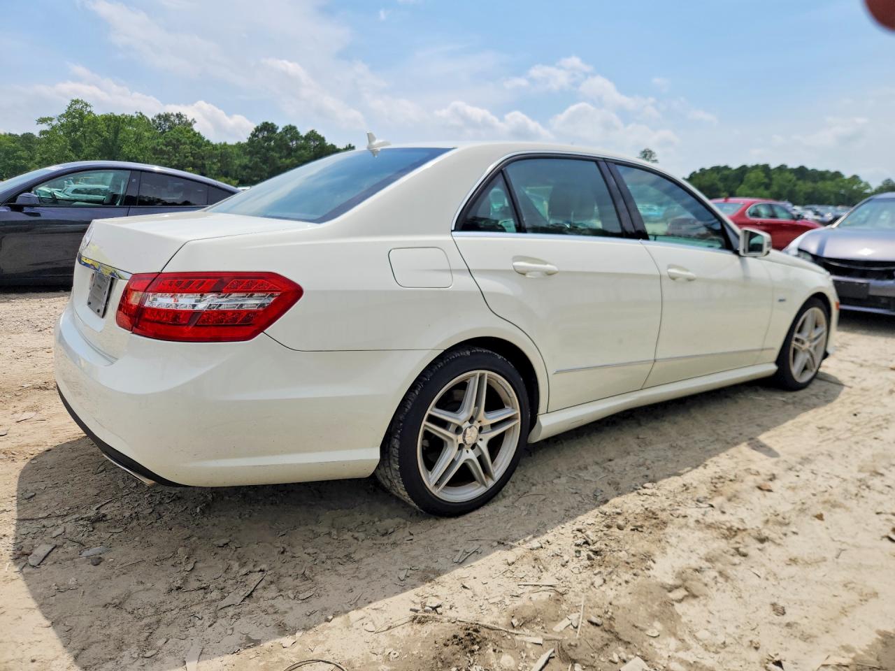 2012 Mercedes-benz E 350 White vin: WDDHF5KB6CA592358