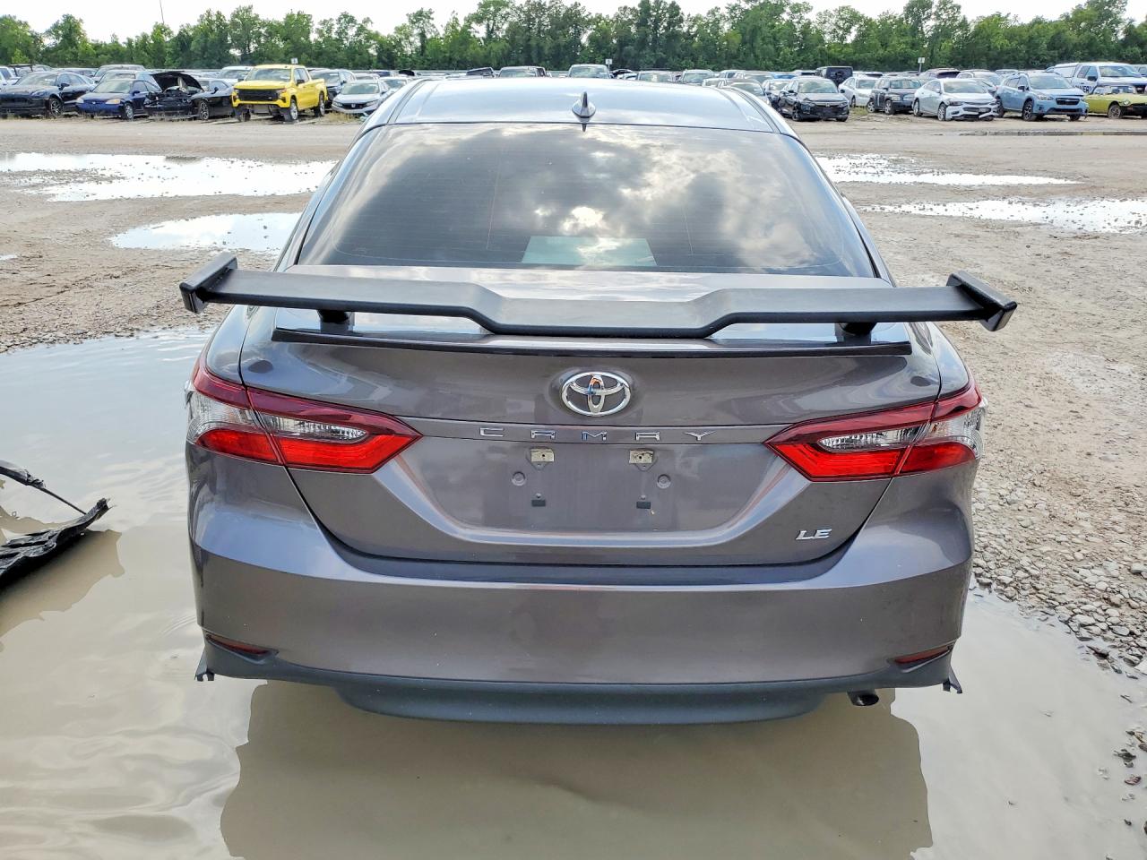 2023 Toyota Camry Le Gray vin: 4T1C11AKXPU725555