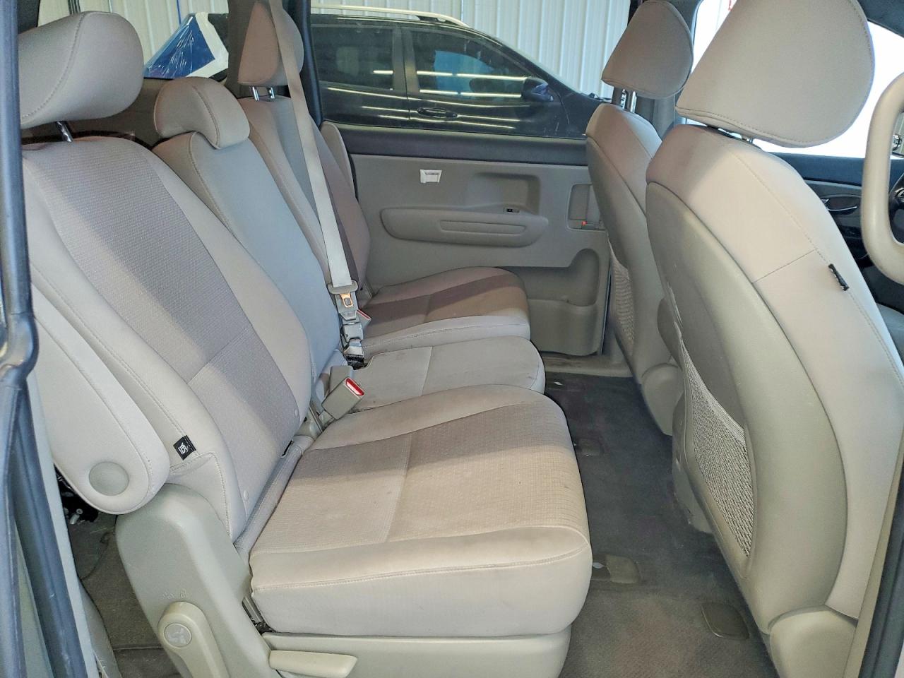 2016 Kia Sedona Lx Silver vin: KNDMB5C1XG6103463