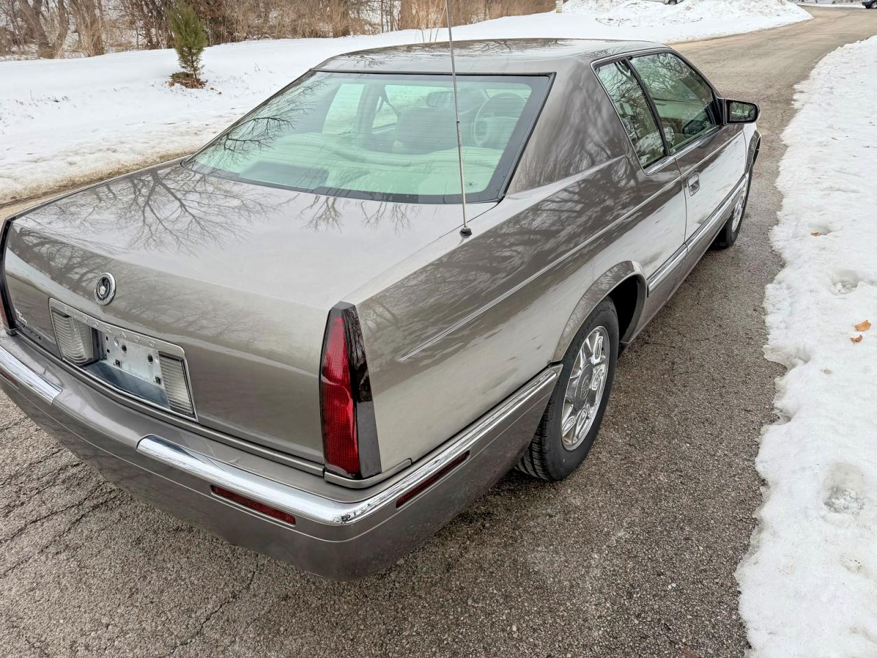 1999 Cadillac Eldorado Beige vin: 1G6EL12Y8XU600597