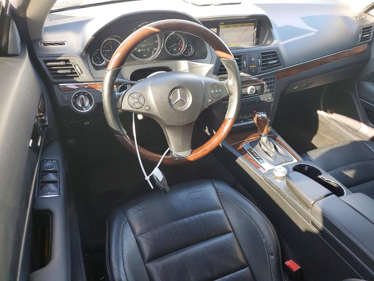 2011 Mercedes-benz E 350 White vin: WDDKK5GFXBF106648